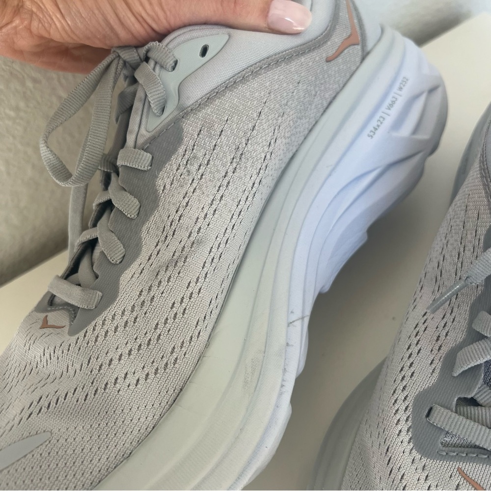 Hoka Gray and Pink Bondi 8 Sneakers in Harbor Mist / Lunar Rock - Picture 4 of 8